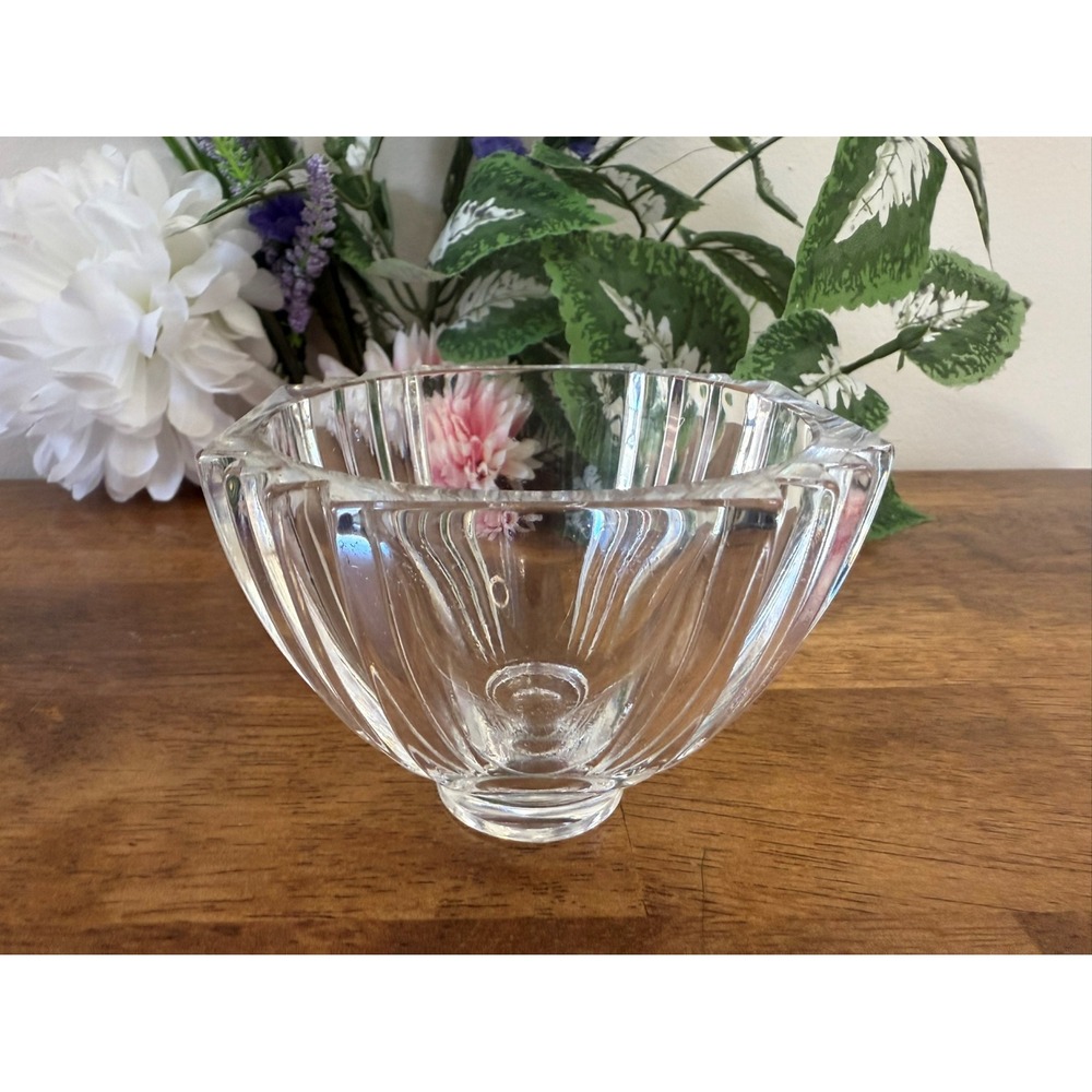 Kosta Boda Crystal‎ Bowl – Faceted Scandinavian Art Glass Centrepiece Bowl
